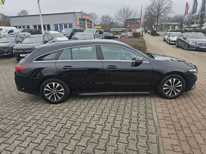 Mercedes-Benz CLA 200 Shooting Brake AMG Line*8-fach*Garantie* 