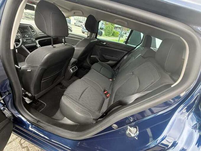 Renault Megane IV LIMITED Deluxe TCe 140 GPF NAVI AHK 