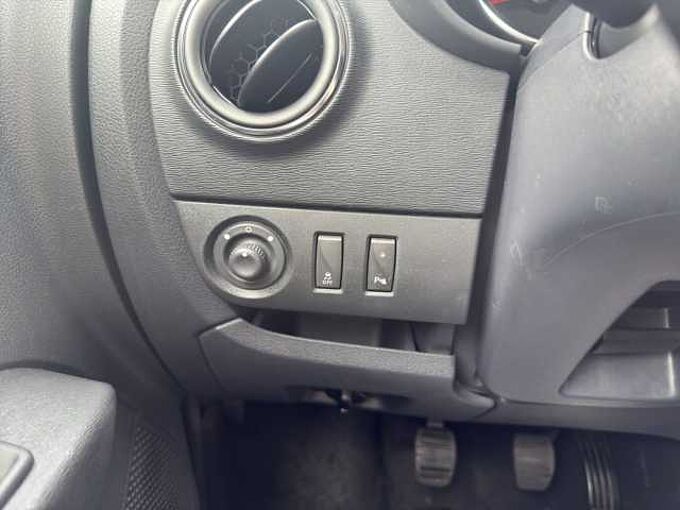 Dacia Lodgy TCe 100 5-Sitzer *SHZ*PDC*NAVI*GJR 