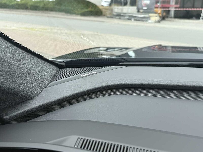 Renault Scenic E-TECH 100% e Iconic 220 Long Range