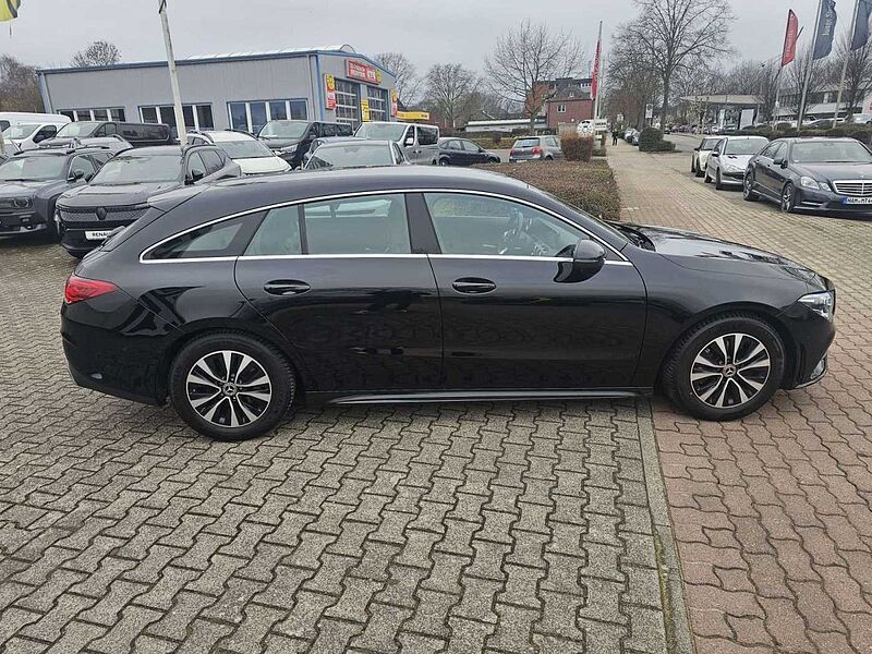 Mercedes-Benz CLA 200 Shooting Brake AMG Line*8-fach*Garantie*