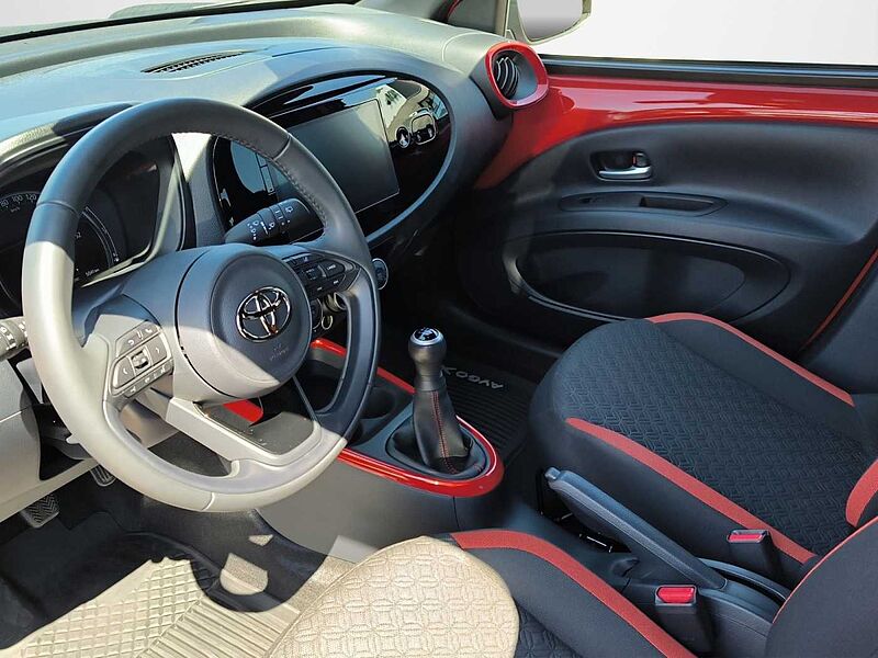 Toyota Aygo X  'SHZ, Kamere, Touch'